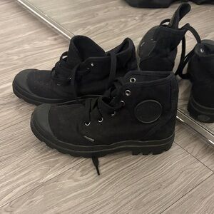 Palladium Black Canvas Boots